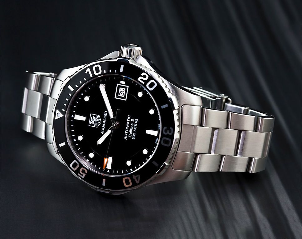 TAG Heuer Aquaracer Watch with stainless steel bracelet