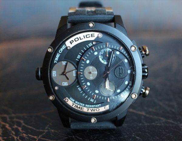 features of tough watches