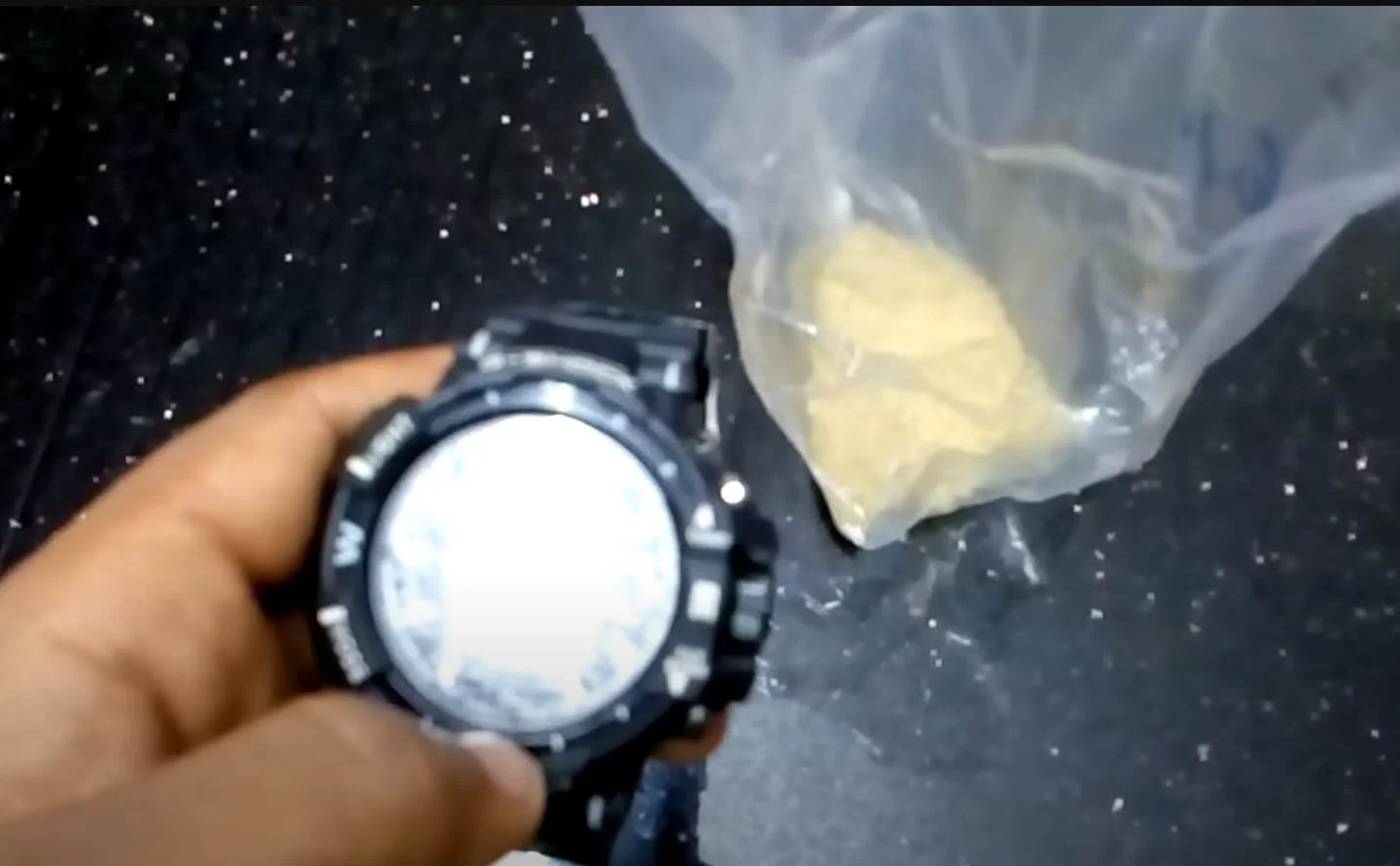 How to Get Water/Fog/Moisture Out of a Watch - Professional Guide